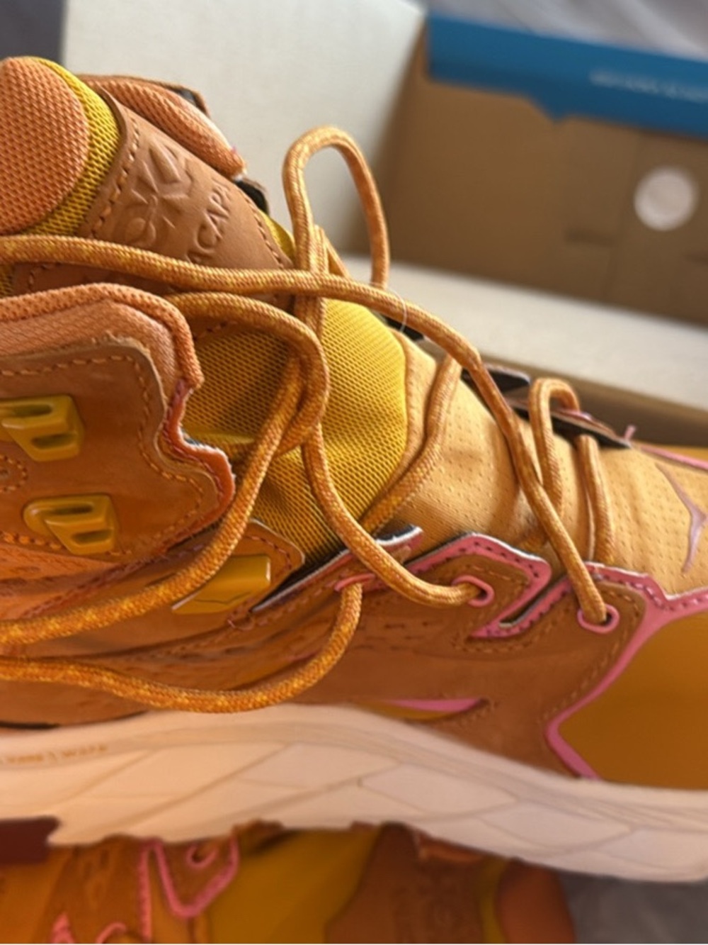 Women's Brand New Hoka Women's
Anacapa Mid GTX Hiking Boots - Picture 2 of 5
